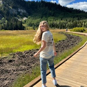 Meet your Posher, Estee